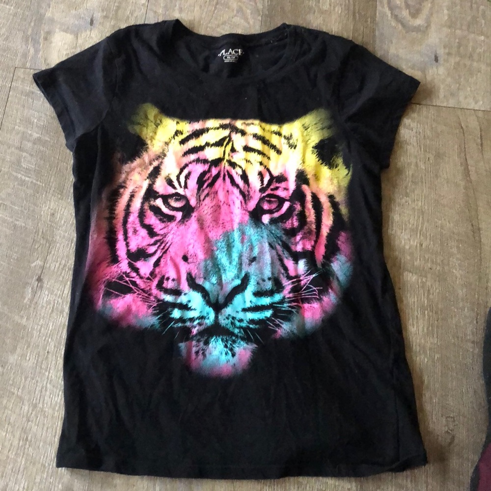 Black lion shirt